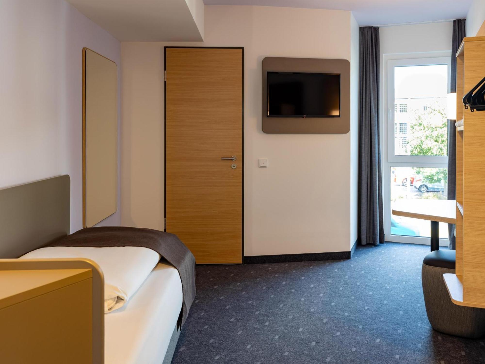 B&B Hotel Bad Hersfeld Buitenkant foto