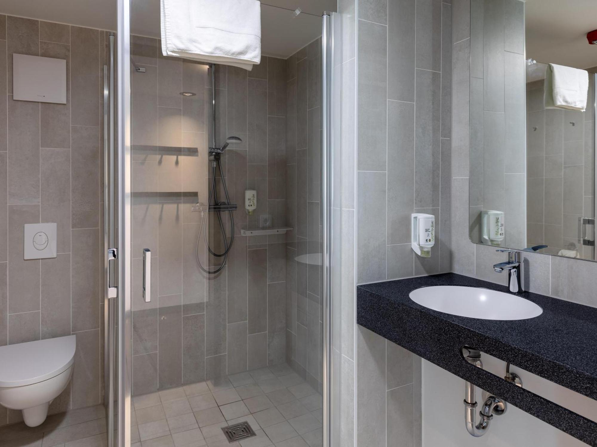 B&B Hotel Bad Hersfeld Buitenkant foto