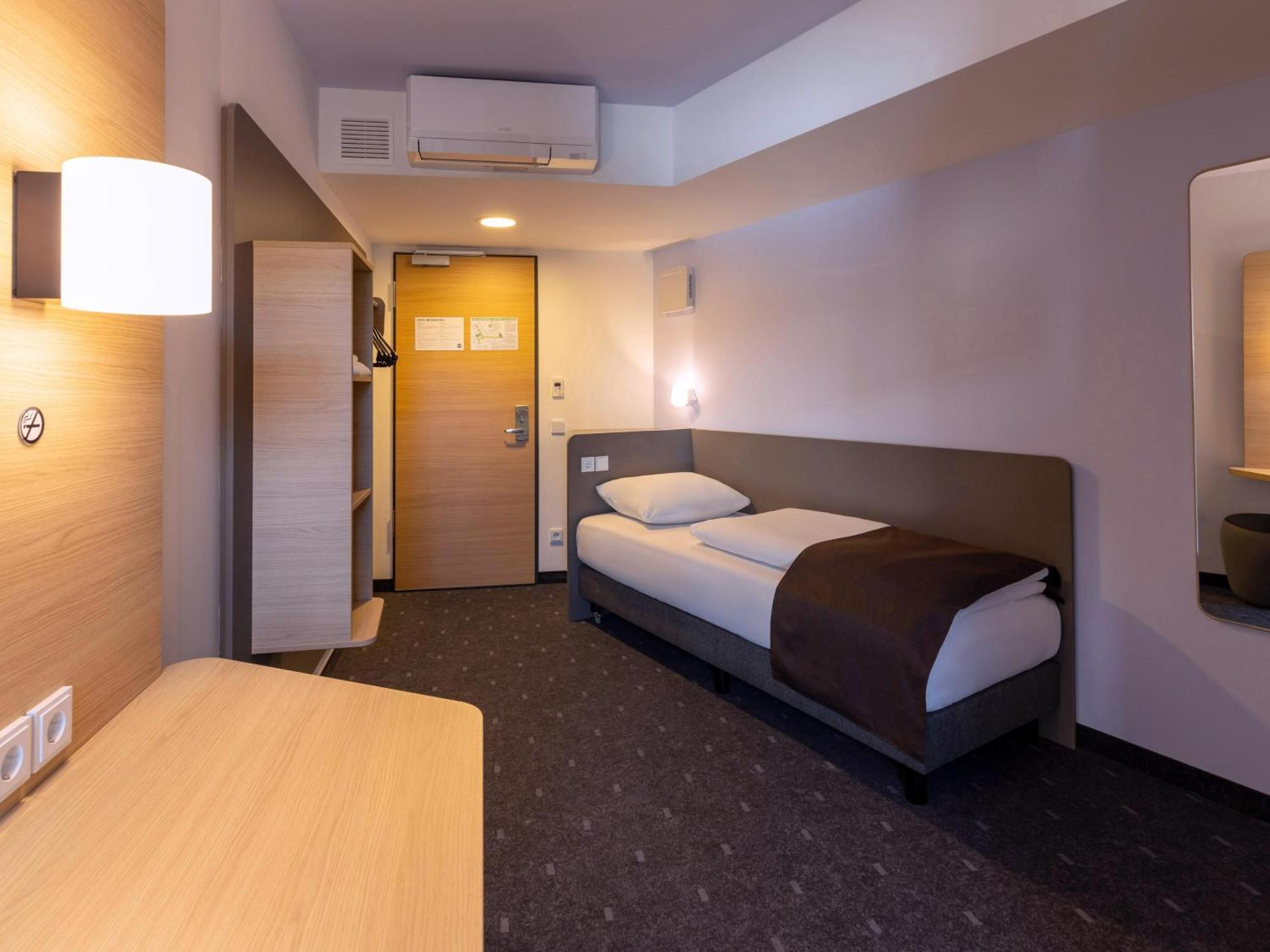 B&B Hotel Bad Hersfeld Buitenkant foto